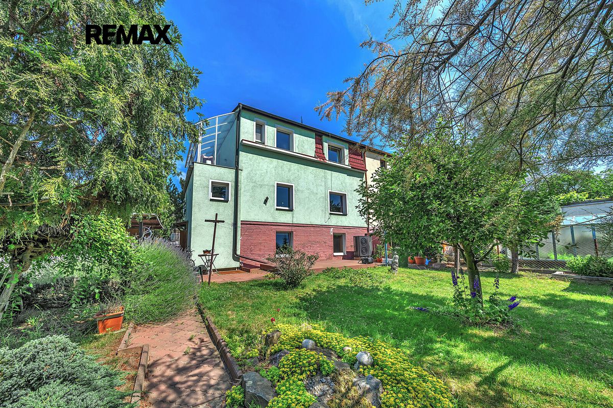 Prodej rodinného domu 195 m², pozemek 561 m²